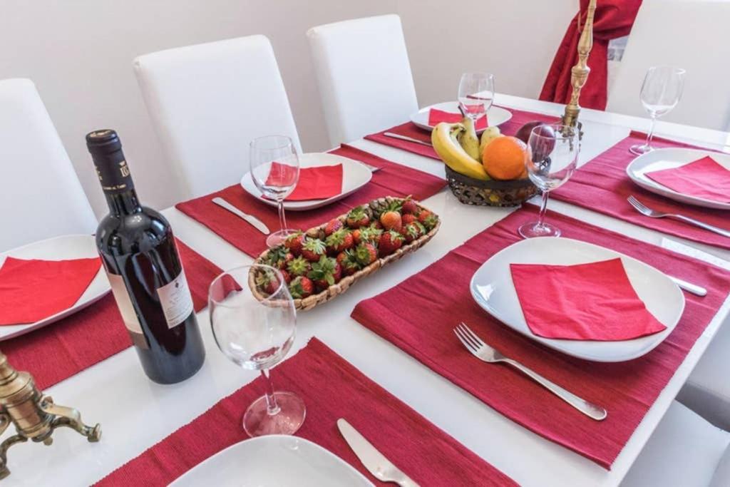 Rialto Apartment With Canal Grande View Венеция Экстерьер фото