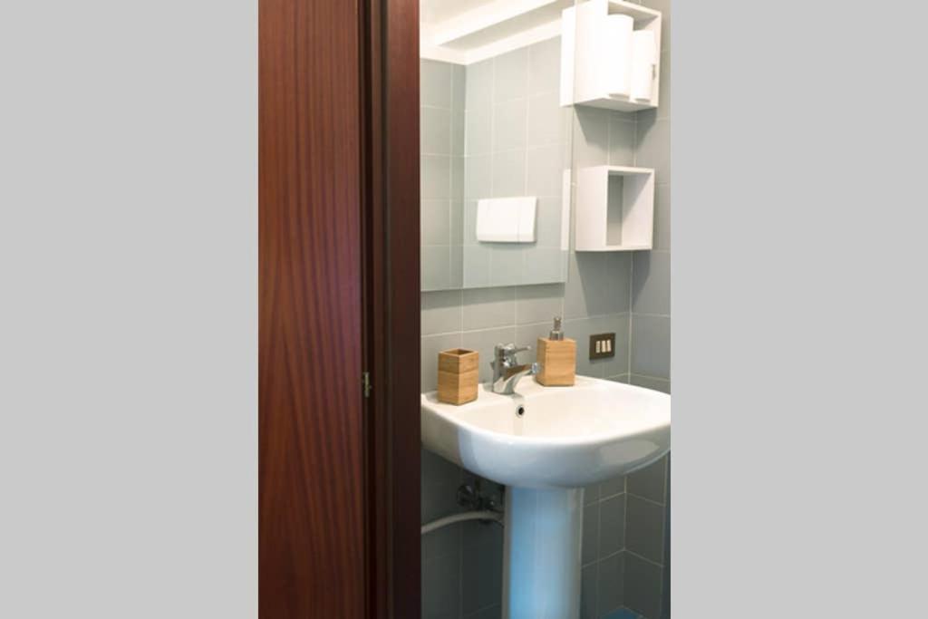 Rialto Apartment With Canal Grande View Венеция Экстерьер фото