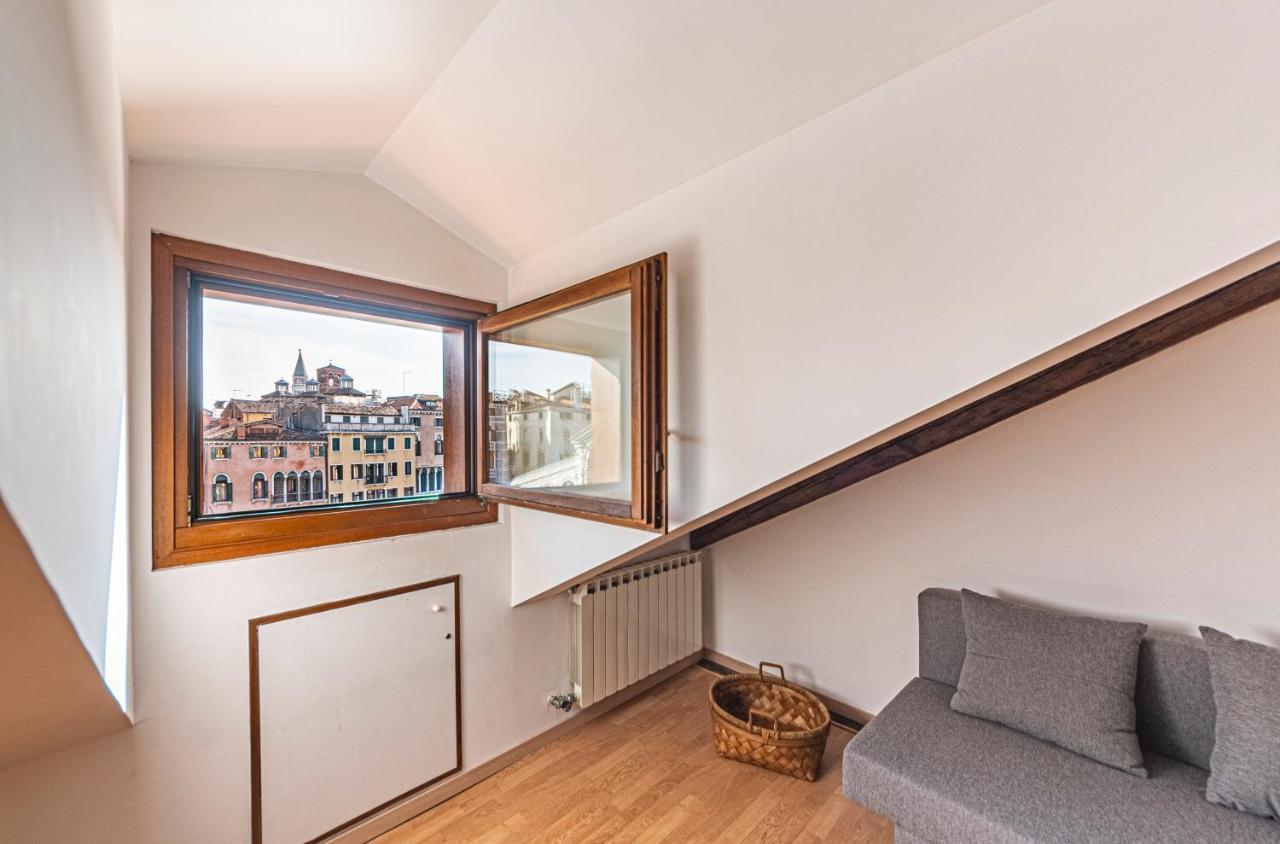 Rialto Apartment With Canal Grande View Венеция Экстерьер фото